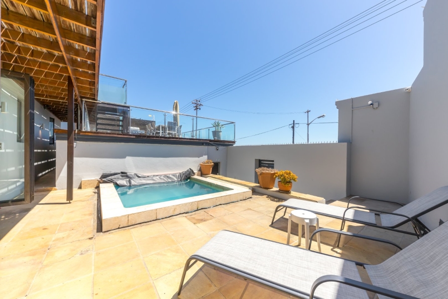 4 Bedroom Property for Sale in Green Point Western Cape